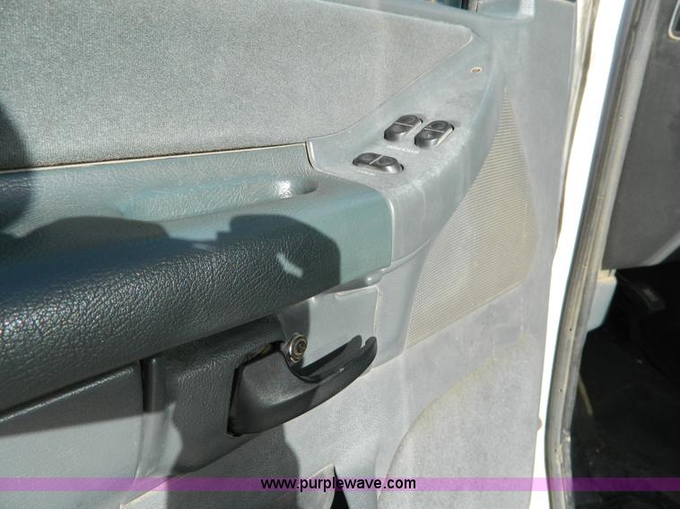 image for item B3941 1994 Ford E350 Super Club Wagon van