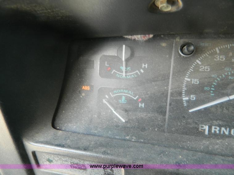 image for item B3941 1994 Ford E350 Super Club Wagon van