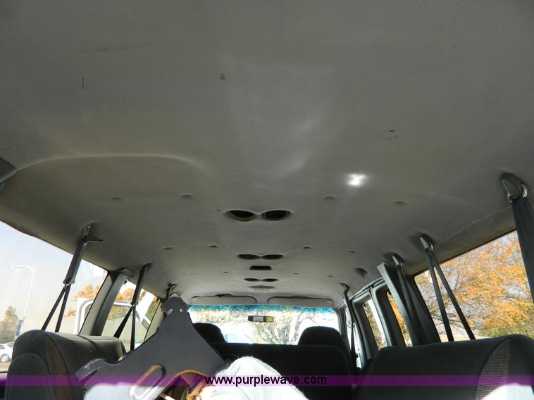 image for item B3941 1994 Ford E350 Super Club Wagon van