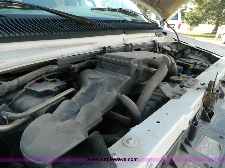 image for item B3941 1994 Ford E350 Super Club Wagon van