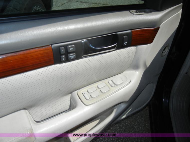 image for item D4465 2000 Cadillac Seville STS