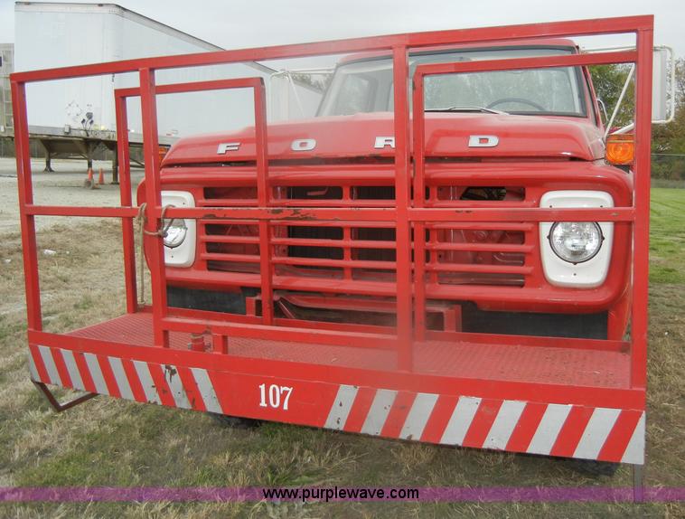 image for item D4808 1979 Ford F600 truck