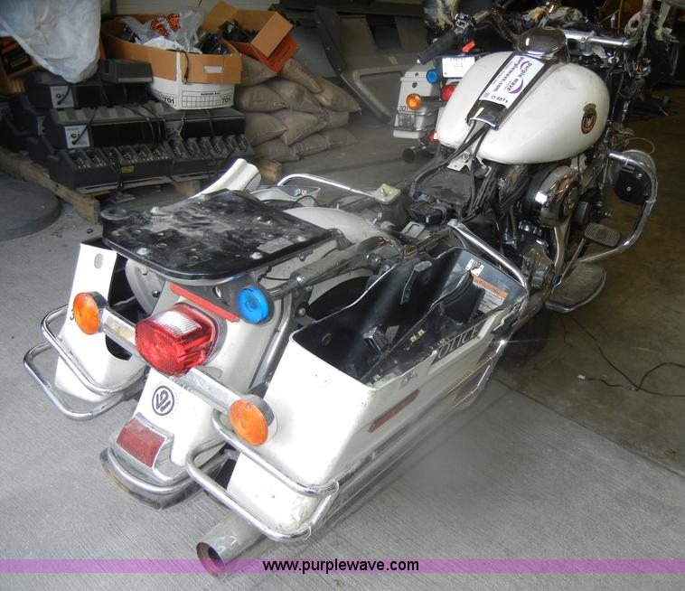 image for item D4811 2008 Harley Davidson FLHTPI motorcycle