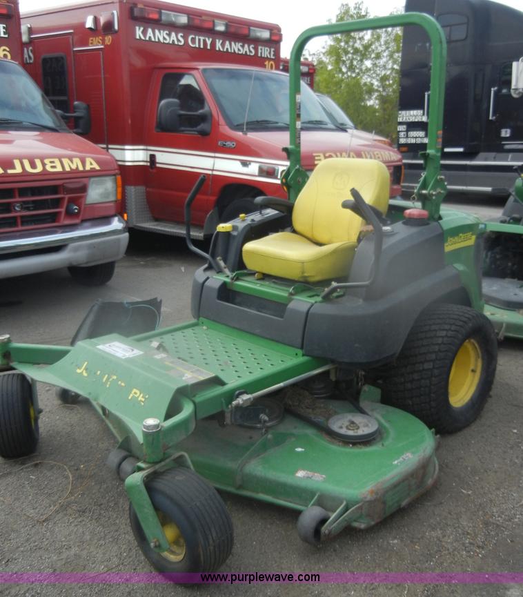 image for item D4813 John Deere 997 Z-Trak lawn mower