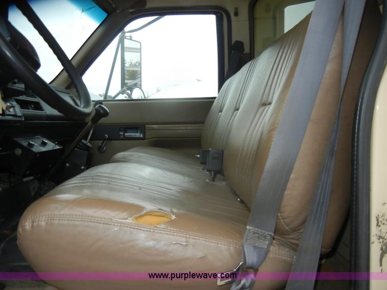 image for item D4843 1997 GMC C8500 dump truck