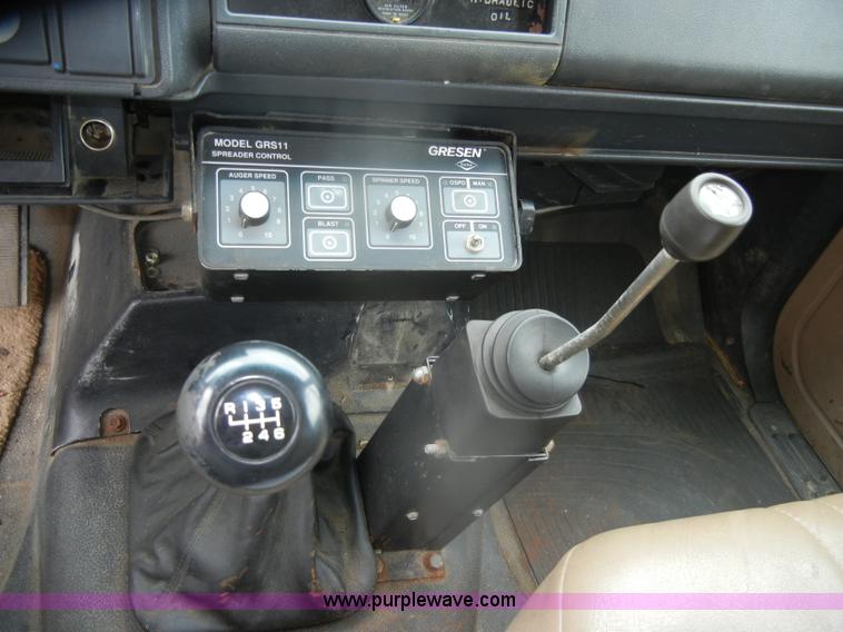 image for item D4843 1997 GMC C8500 dump truck