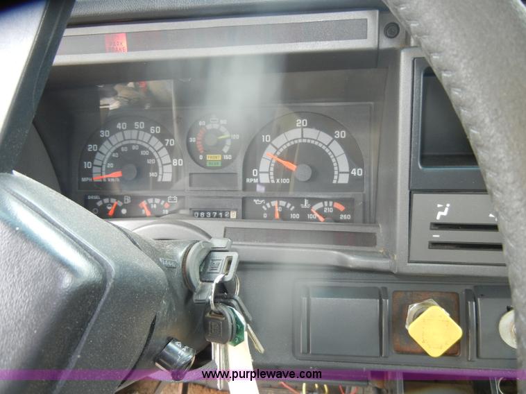 image for item D4843 1997 GMC C8500 dump truck