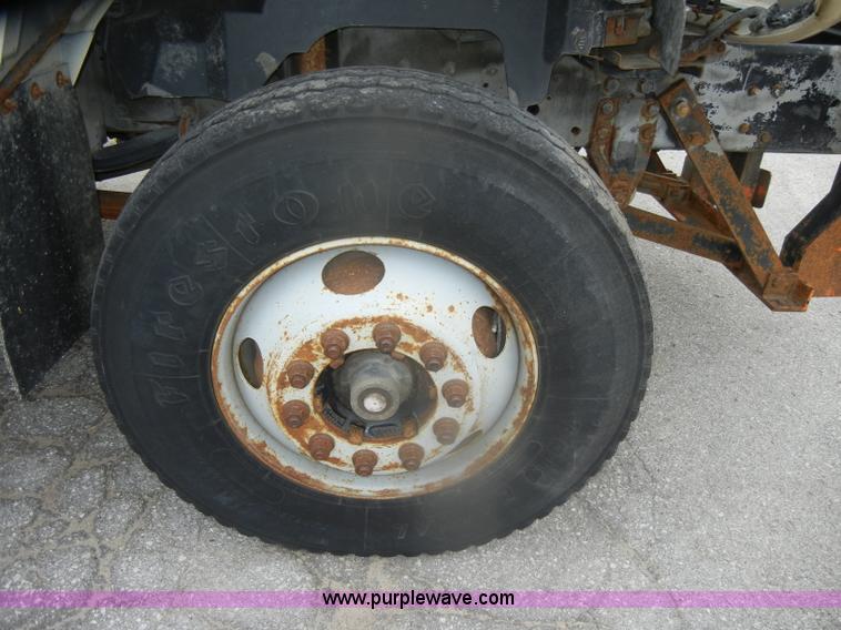 image for item D4843 1997 GMC C8500 dump truck