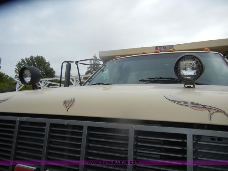 image for item D4843 1997 GMC C8500 dump truck