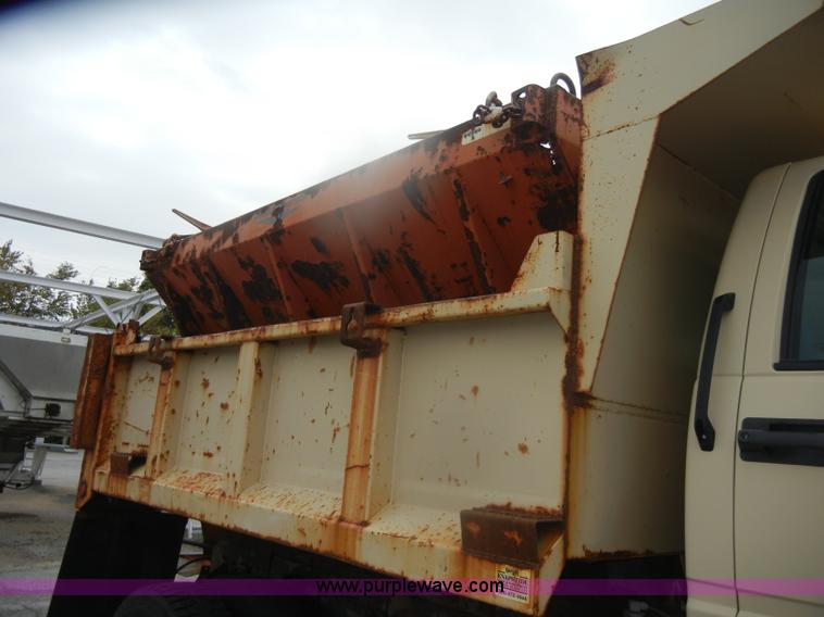 image for item D4843 1997 GMC C8500 dump truck