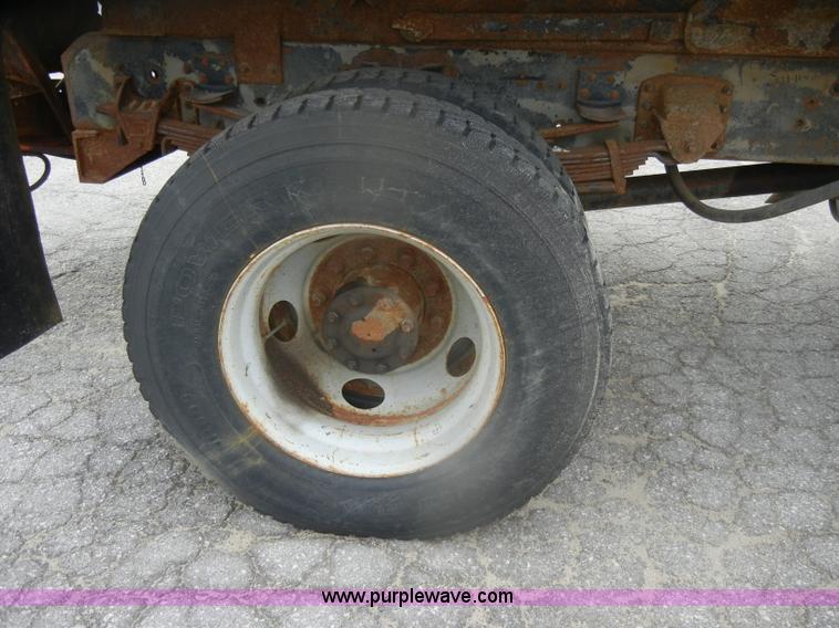 image for item D4843 1997 GMC C8500 dump truck