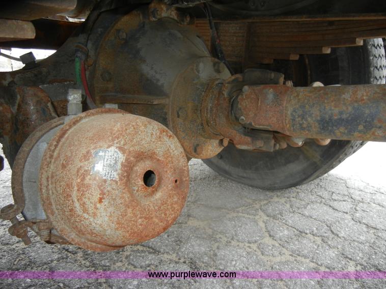 image for item D4843 1997 GMC C8500 dump truck