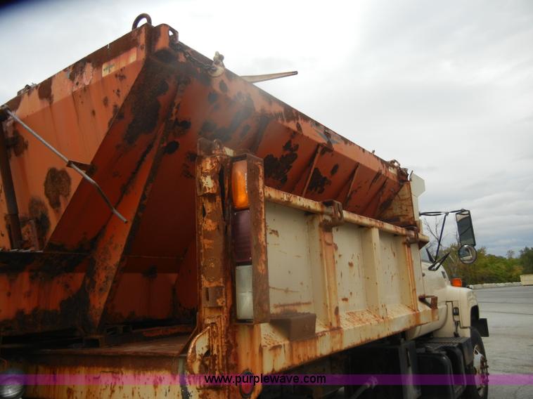 image for item D4843 1997 GMC C8500 dump truck