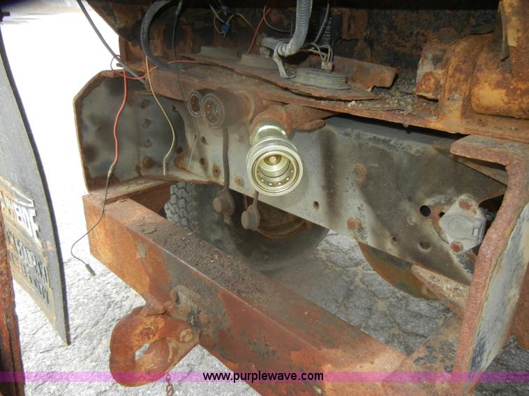 image for item D4843 1997 GMC C8500 dump truck