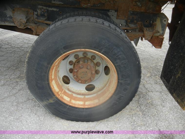 image for item D4843 1997 GMC C8500 dump truck