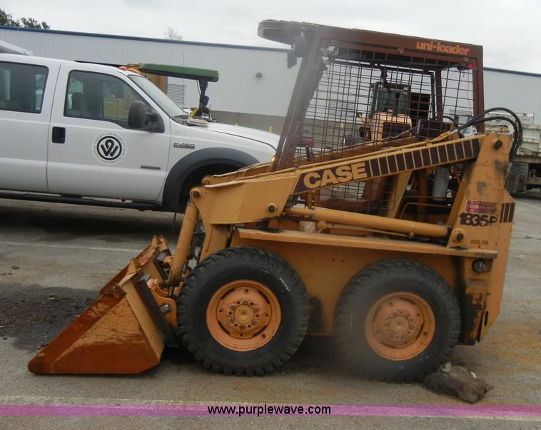 image for item D4845 1986 Case 1835 skid steer