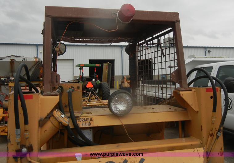 image for item D4845 1986 Case 1835 skid steer