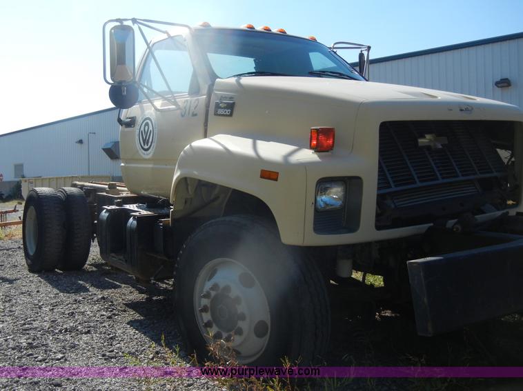 image for item D4849 1999 Chevrolet C8500 dump truck