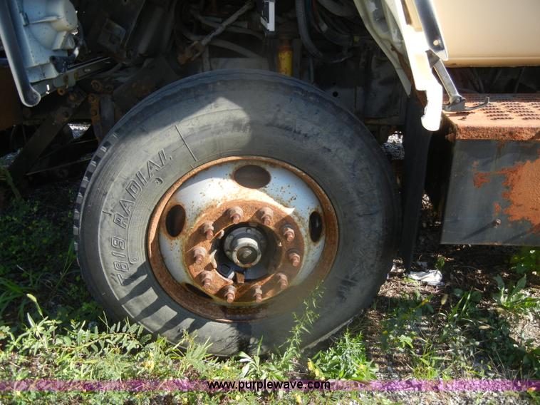 image for item D4849 1999 Chevrolet C8500 dump truck