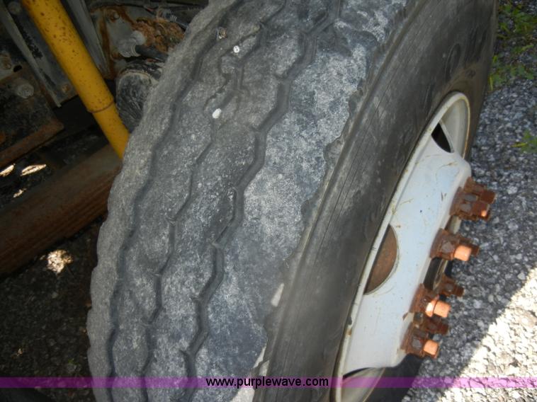 image for item D4849 1999 Chevrolet C8500 dump truck