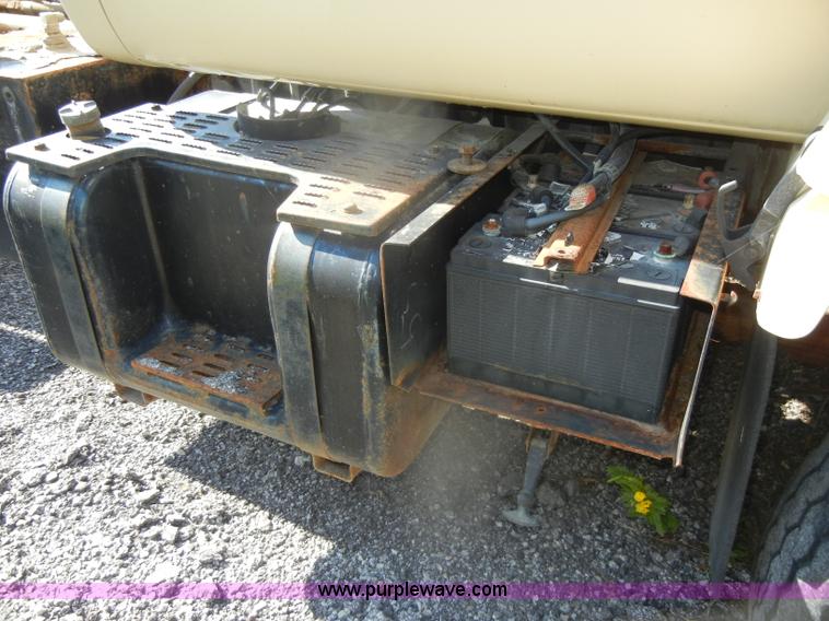 image for item D4849 1999 Chevrolet C8500 dump truck