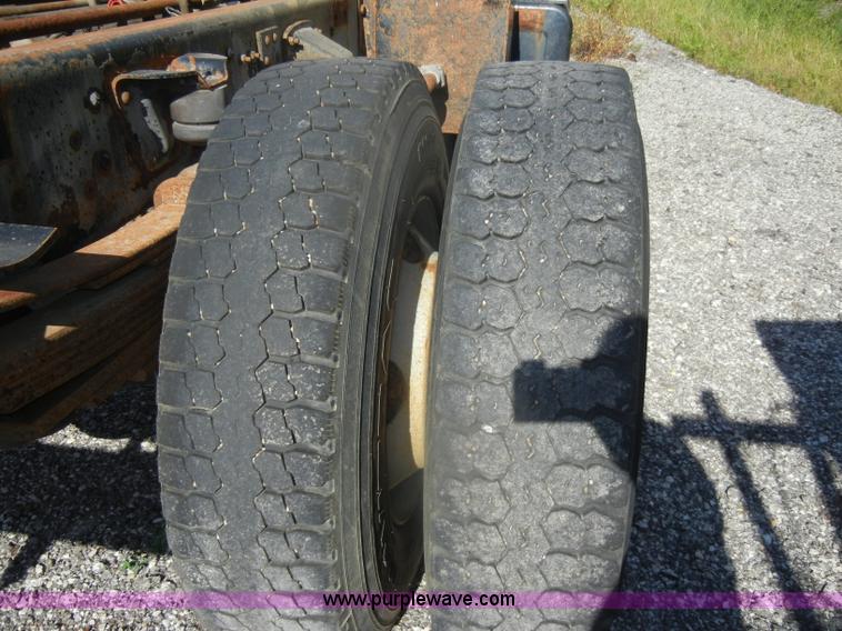 image for item D4849 1999 Chevrolet C8500 dump truck