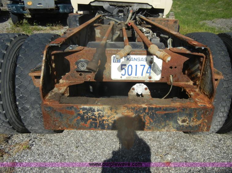 image for item D4849 1999 Chevrolet C8500 dump truck