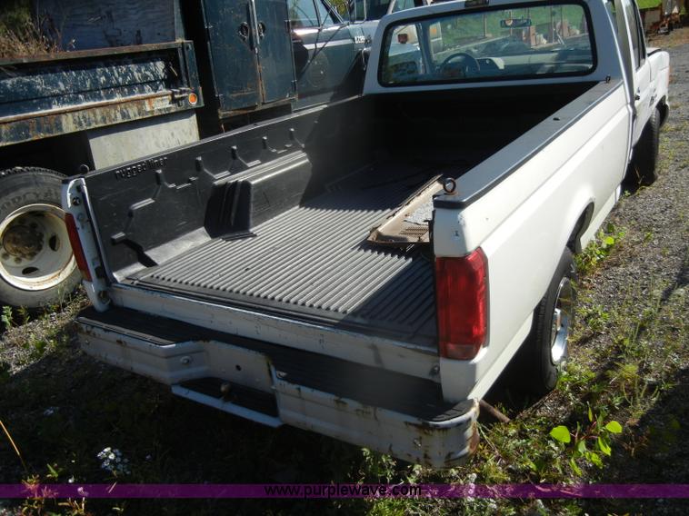 image for item D4850 1991 Ford F150 Custom pickup truck