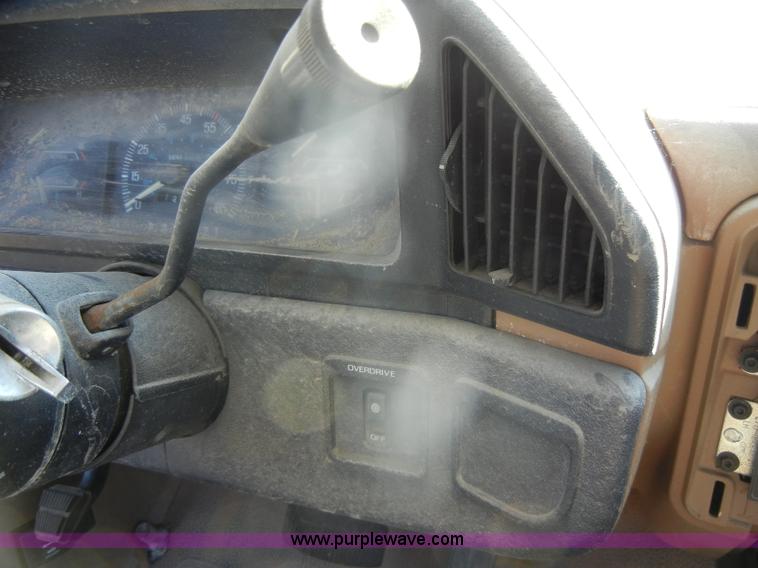 image for item D4850 1991 Ford F150 Custom pickup truck