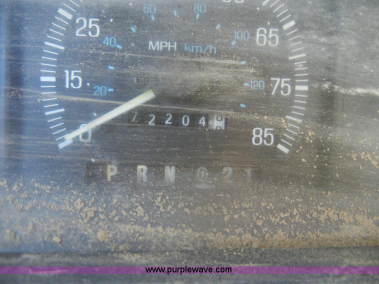 image for item D4850 1991 Ford F150 Custom pickup truck