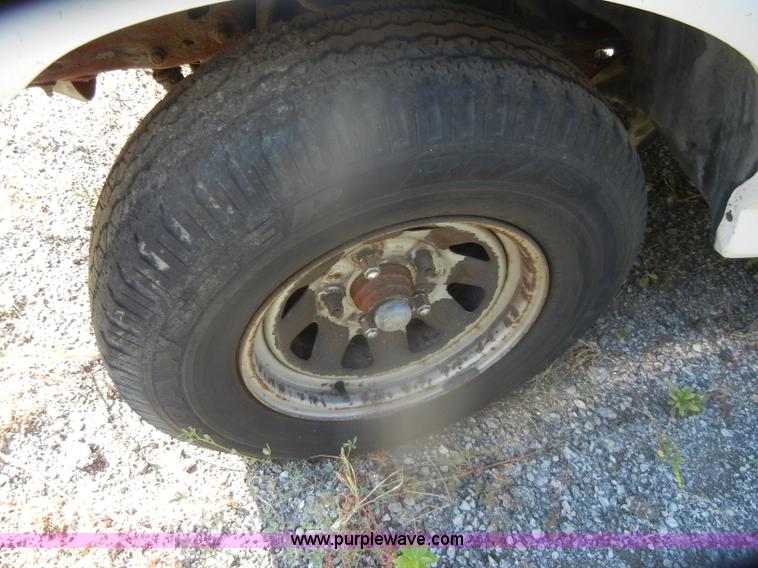 image for item D4850 1991 Ford F150 Custom pickup truck