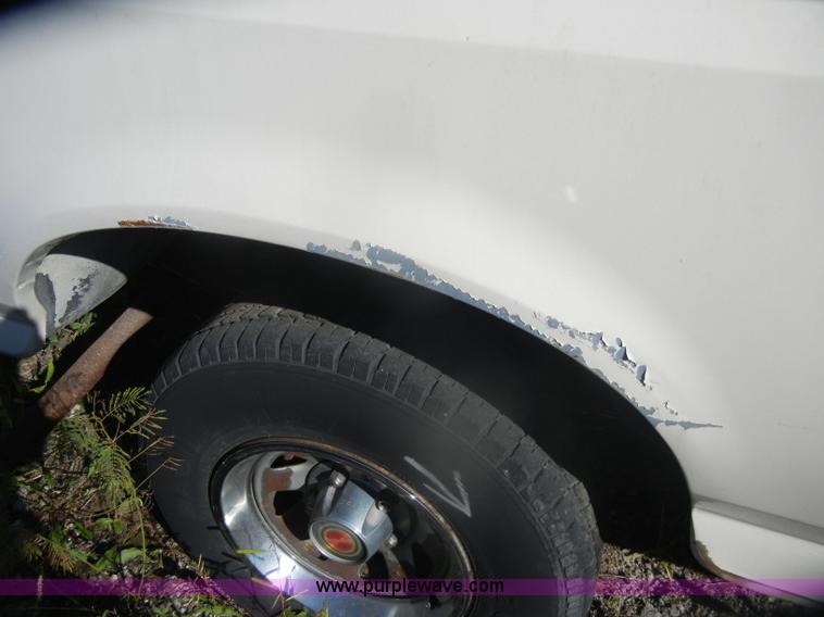 image for item D4850 1991 Ford F150 Custom pickup truck