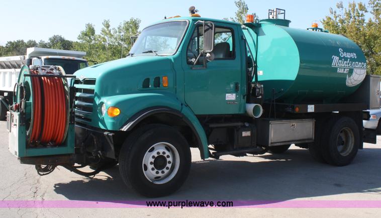 image for item D4855 2000 Ford / Sterling L7501 rodder jet truck