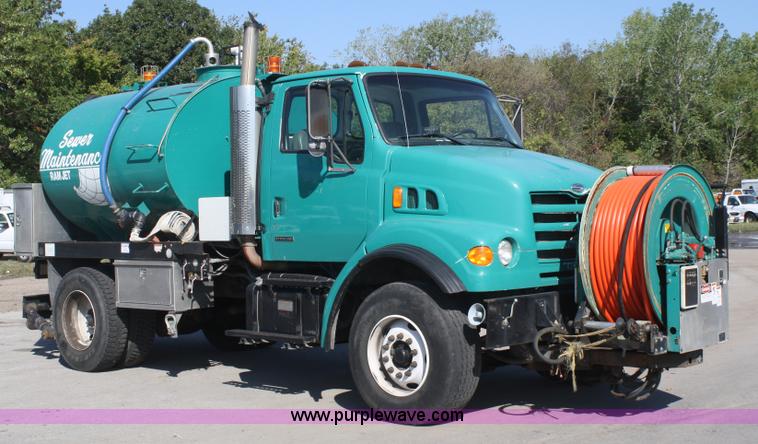 image for item D4855 2000 Ford / Sterling L7501 rodder jet truck