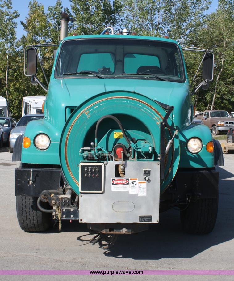 image for item D4855 2000 Ford / Sterling L7501 rodder jet truck