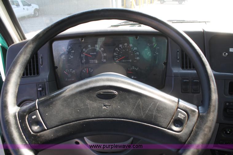 image for item D4855 2000 Ford / Sterling L7501 rodder jet truck