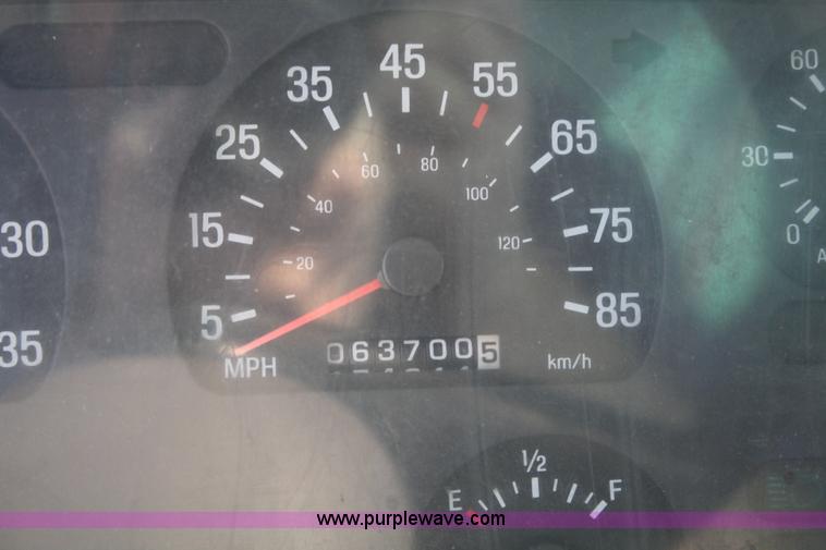 image for item D4855 2000 Ford / Sterling L7501 rodder jet truck