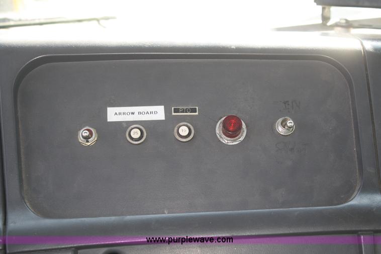 image for item D4855 2000 Ford / Sterling L7501 rodder jet truck