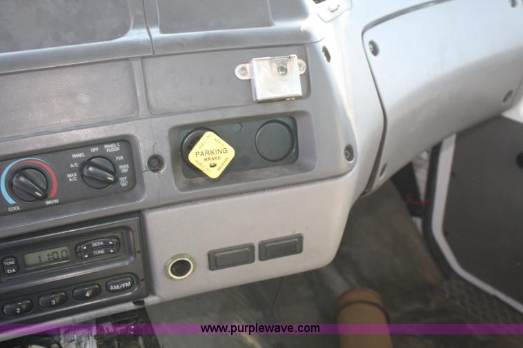 image for item D4855 2000 Ford / Sterling L7501 rodder jet truck