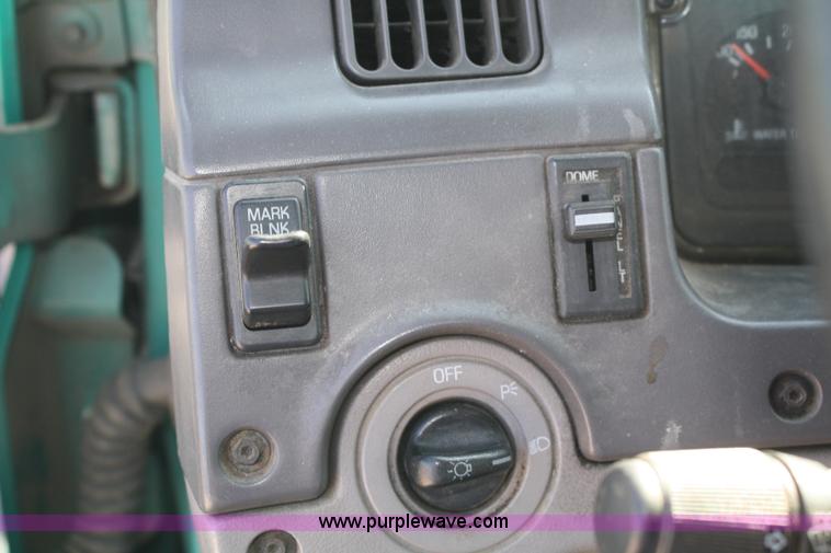 image for item D4855 2000 Ford / Sterling L7501 rodder jet truck