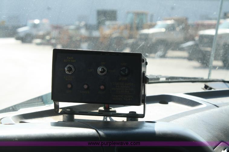 image for item D4855 2000 Ford / Sterling L7501 rodder jet truck