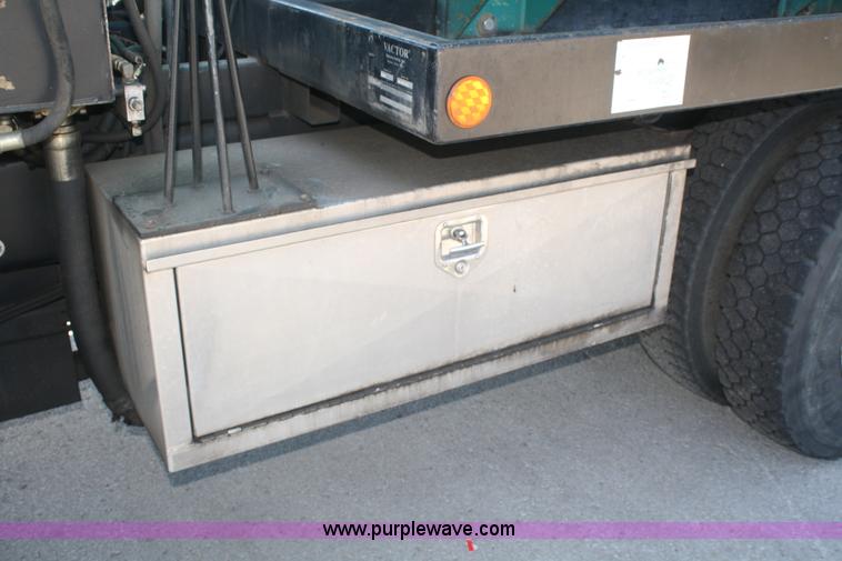 image for item D4855 2000 Ford / Sterling L7501 rodder jet truck