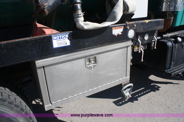 image for item D4855 2000 Ford / Sterling L7501 rodder jet truck