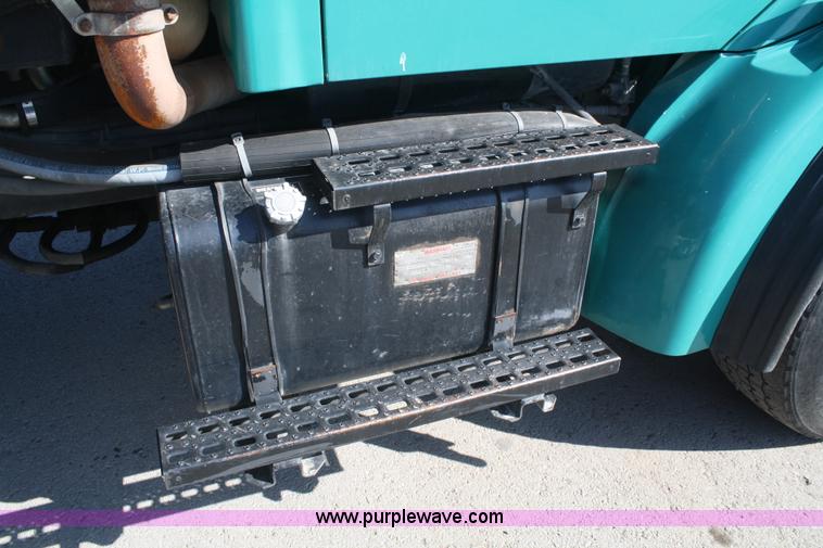 image for item D4855 2000 Ford / Sterling L7501 rodder jet truck