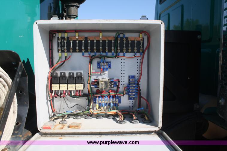 image for item D4855 2000 Ford / Sterling L7501 rodder jet truck