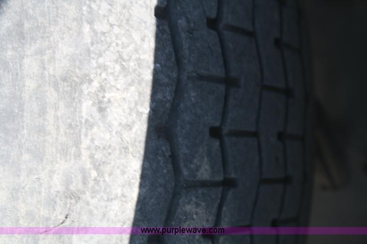 image for item D4855 2000 Ford / Sterling L7501 rodder jet truck