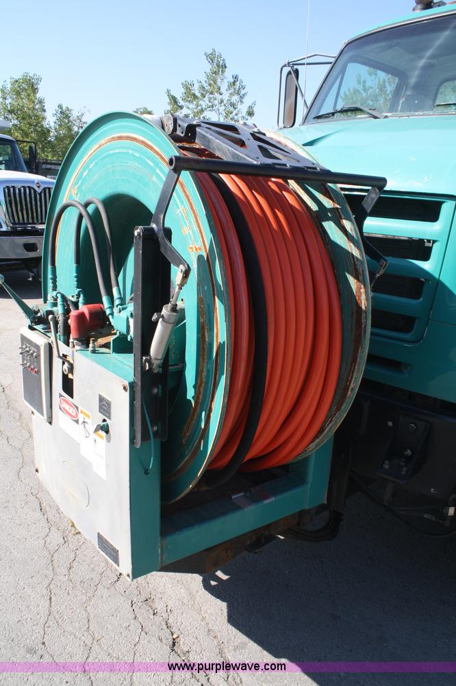 image for item D4855 2000 Ford / Sterling L7501 rodder jet truck