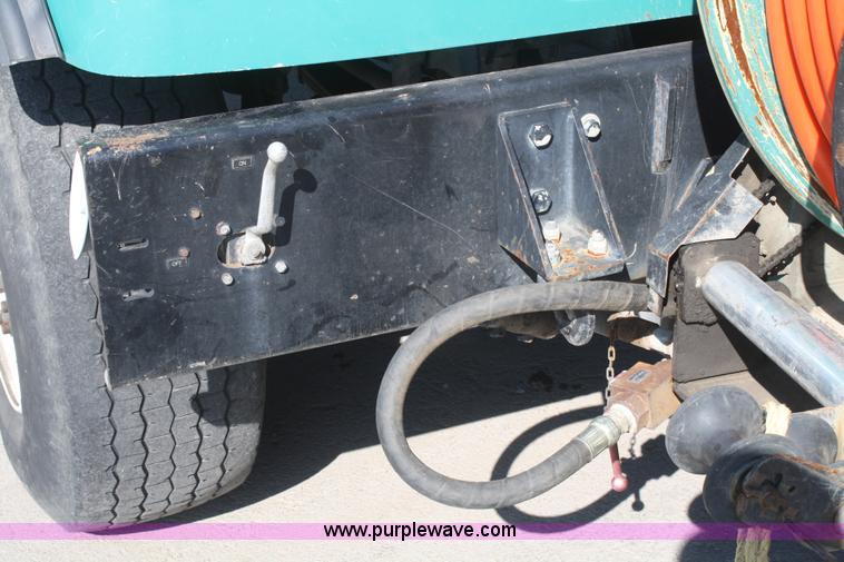 image for item D4855 2000 Ford / Sterling L7501 rodder jet truck