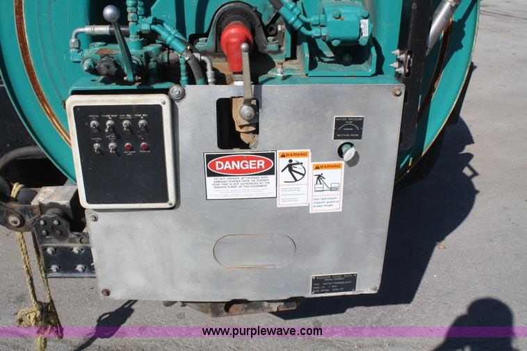 image for item D4855 2000 Ford / Sterling L7501 rodder jet truck