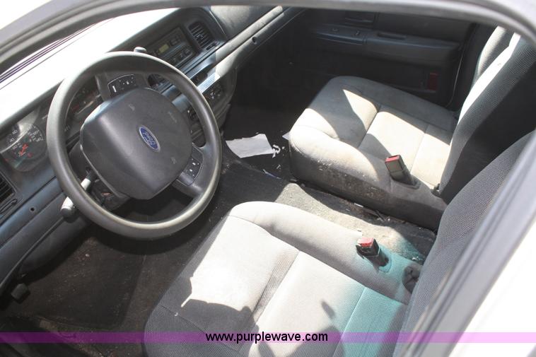image for item D4859 2006 Ford Crown Victoria Police Interceptor